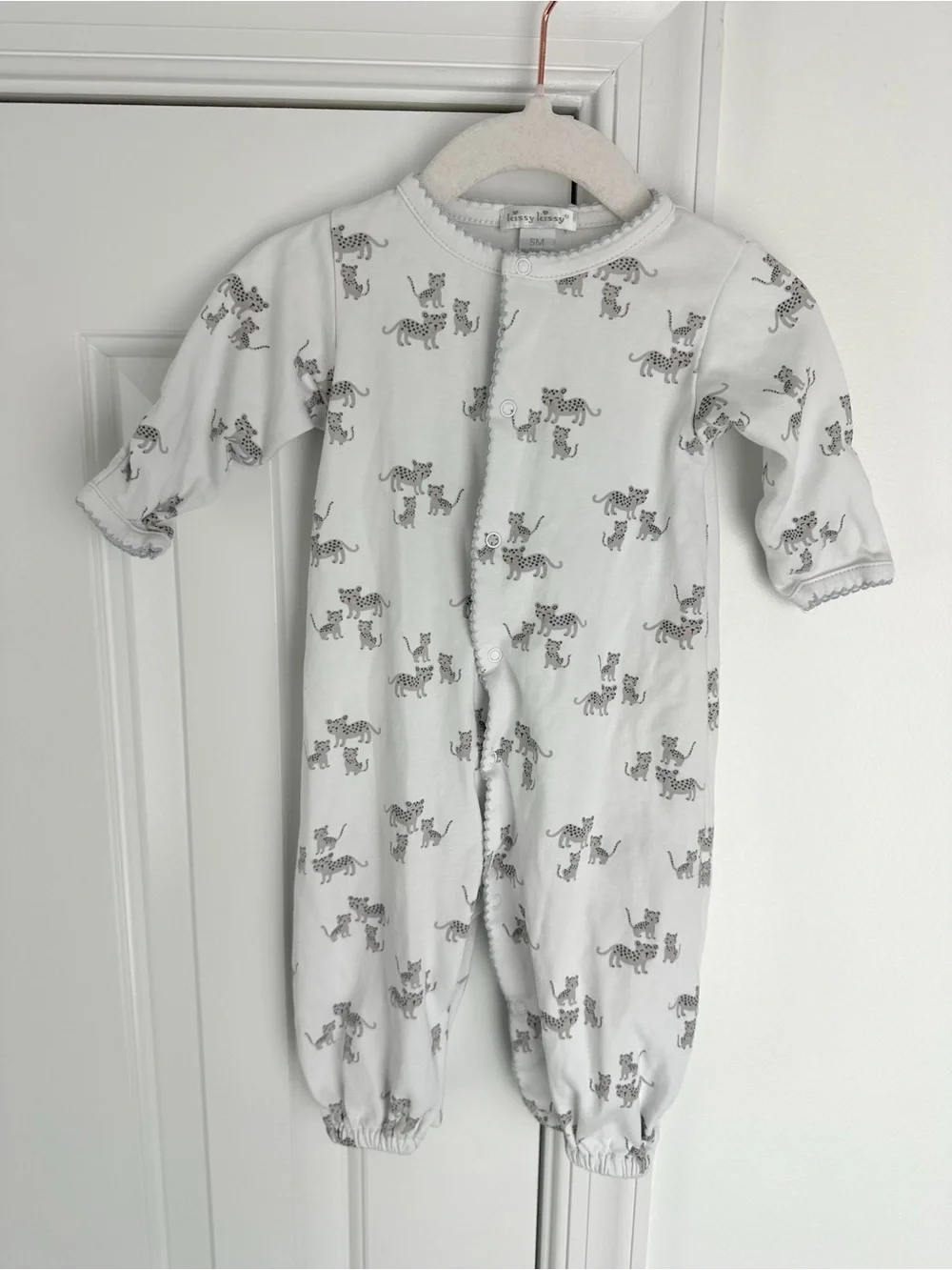 Kissy kissy SM gown (fits like 0-3m) like new